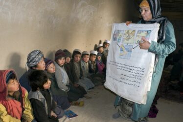 Místní muži ale díky tomu získají práci