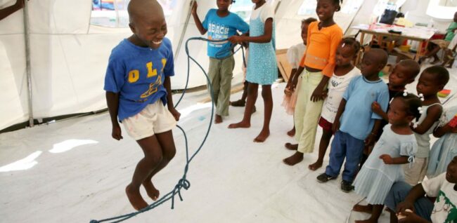 Na Haiti jsme otevřeli 8 dětských center