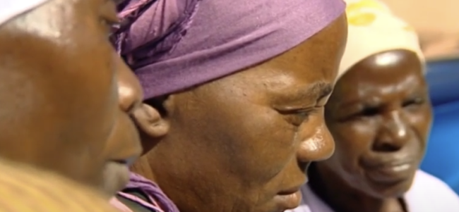 Pomoc porodním bábám v Angole